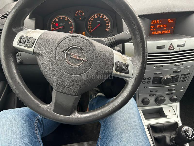 Opel Astra H 1.6 B E n z i n
