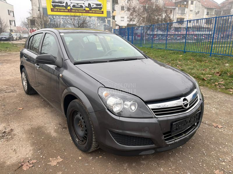 Opel Astra H 1.6 B E n z i n