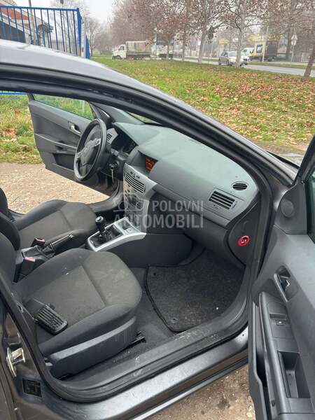Opel Astra H 1.6 B E n z i n