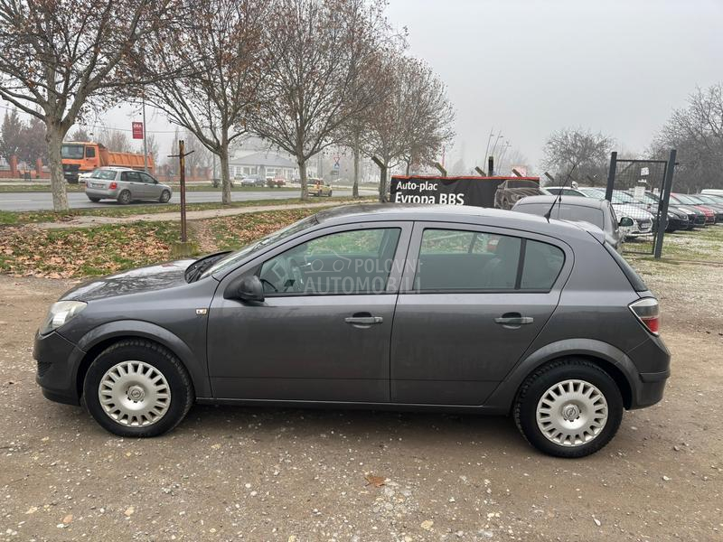 Opel Astra H 1.6 B E n z i n