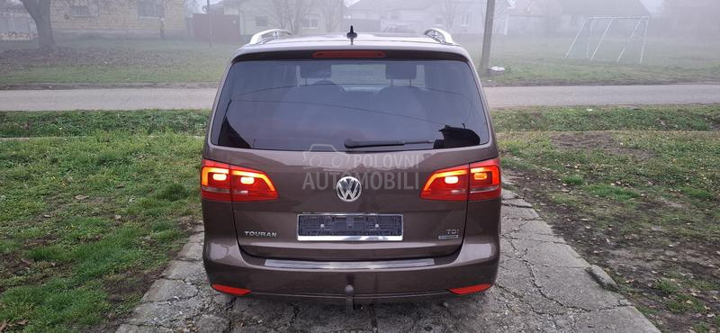 Volkswagen Touran 1.6TDI  F U L L