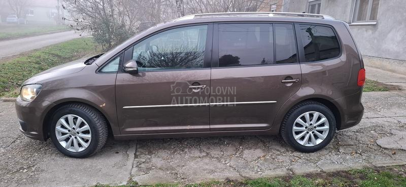 Volkswagen Touran 1.6TDI  F U L L