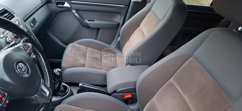 Volkswagen Touran 1.6TDI  F U L L
