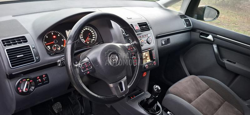Volkswagen Touran 1.6TDI  F U L L