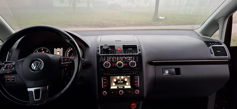 Volkswagen Touran 1.6TDI  F U L L