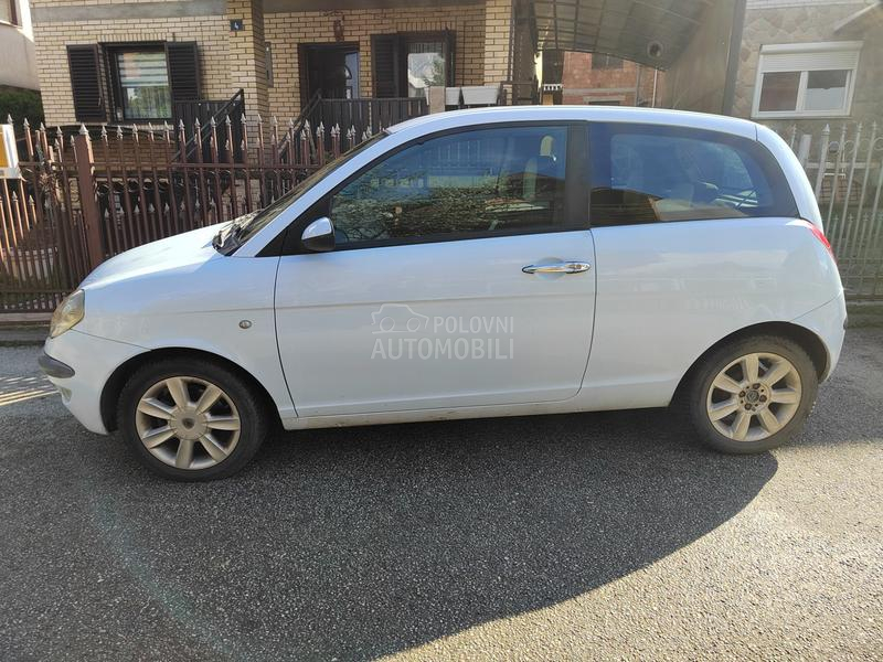 Lancia Ypsilon 