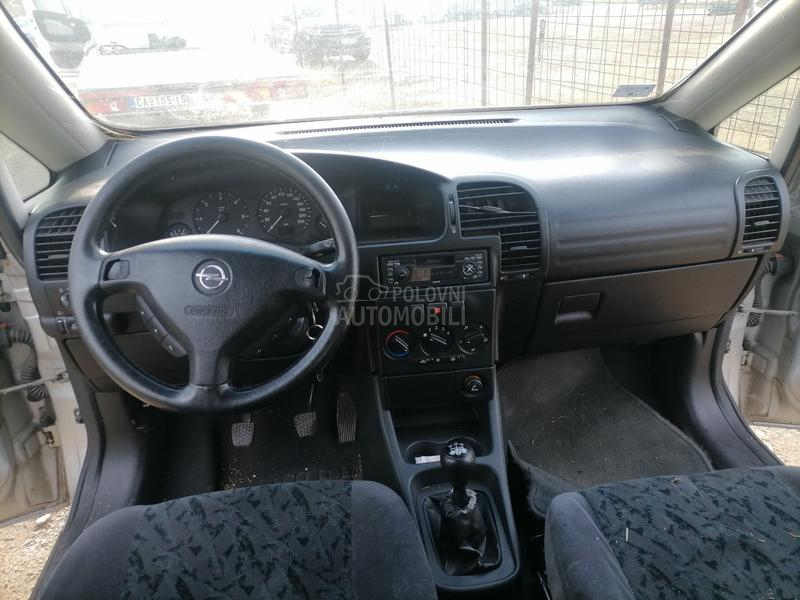 Opel Zafira 