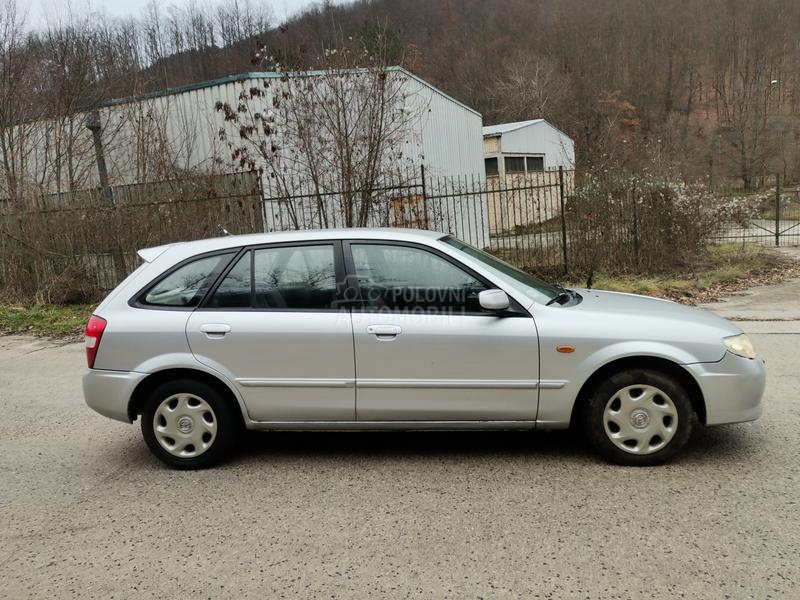 Mazda 323 