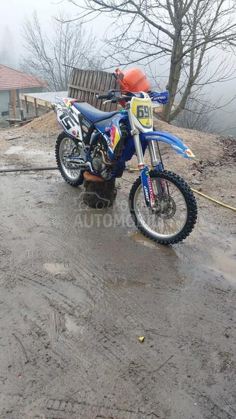 Yamaha yzf250