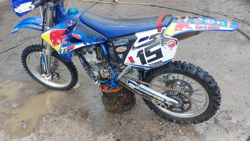 Yamaha yzf250