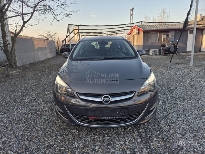 Opel Astra J 1.4 SportsTourer
