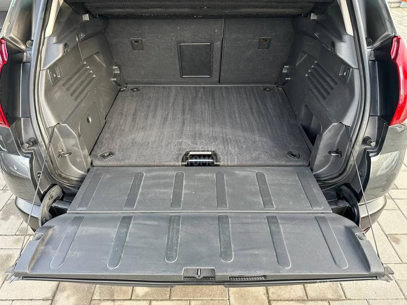 Peugeot 3008 N O V / N A V I