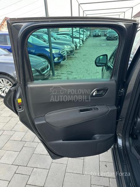 Peugeot 3008 N O V / N A V I