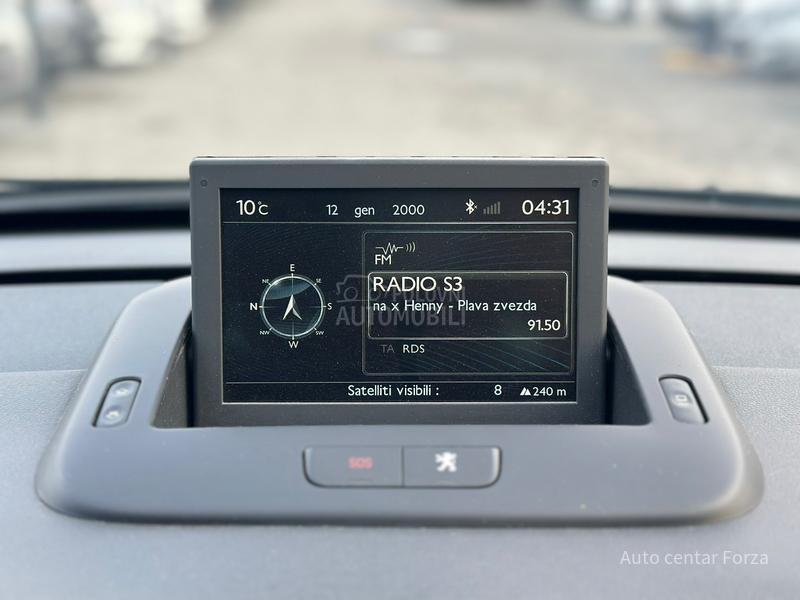 Peugeot 3008 N O V / N A V I