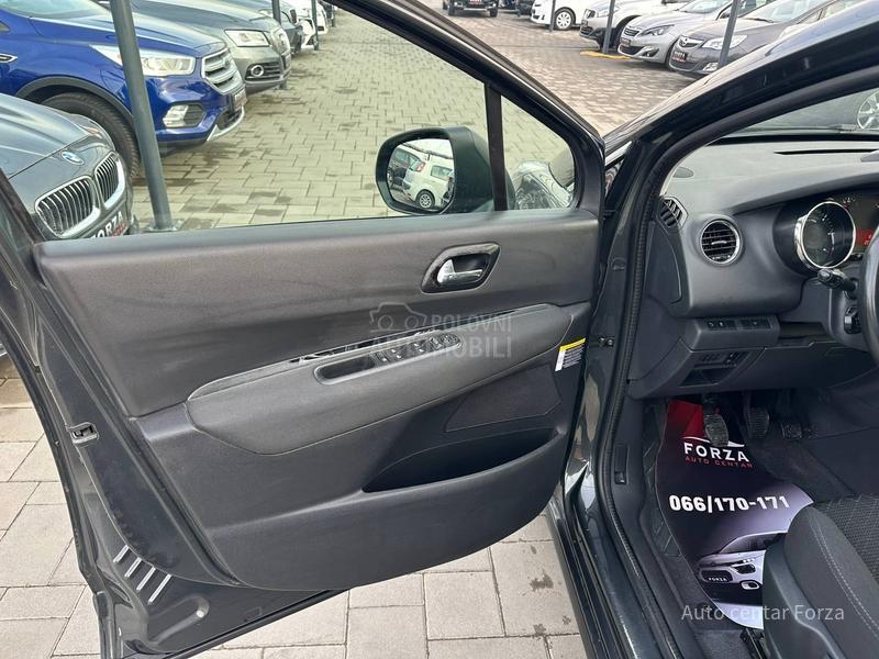 Peugeot 3008 N O V / N A V I