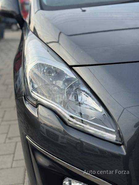 Peugeot 3008 N O V / N A V I