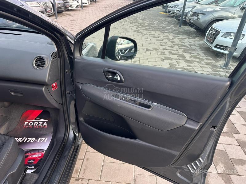 Peugeot 3008 N O V / N A V I