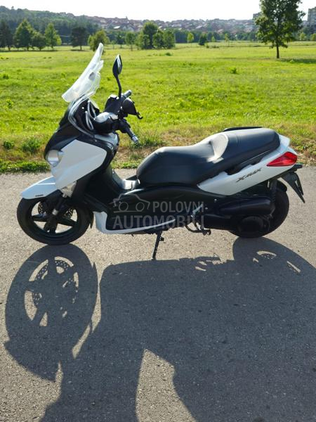 Yamaha XMAX