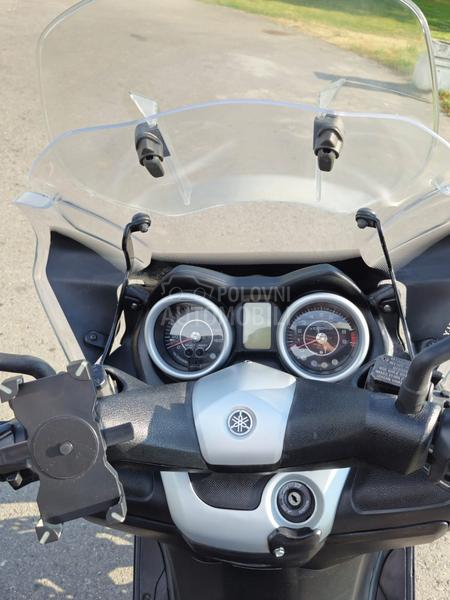 Yamaha XMAX
