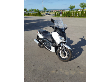 Yamaha XMAX