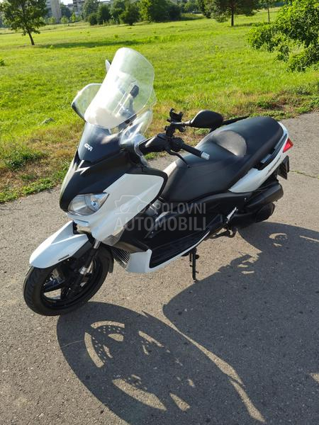 Yamaha XMAX