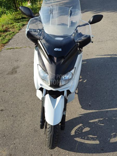Yamaha XMAX