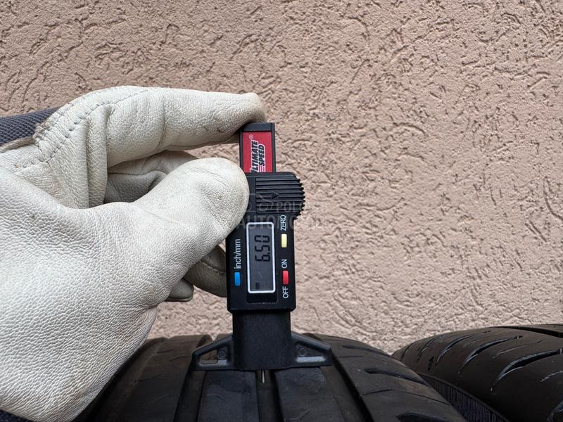 Continental 215/60 R17 Letnja