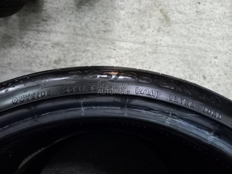 Continental 235/35 R19 Letnja