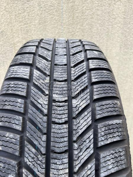 Continental 215/45 R18 Zimska