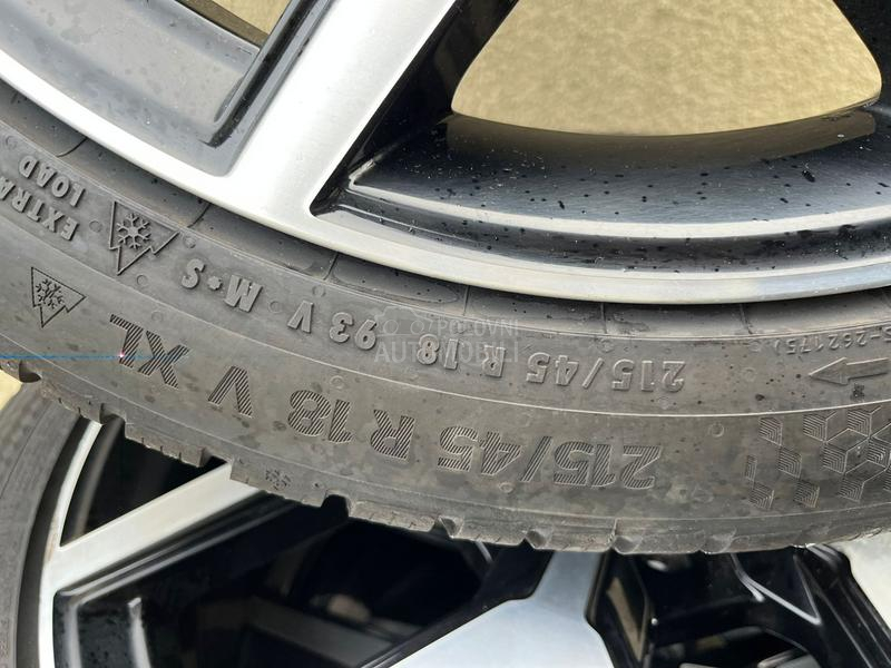 Continental 215/45 R18 Zimska