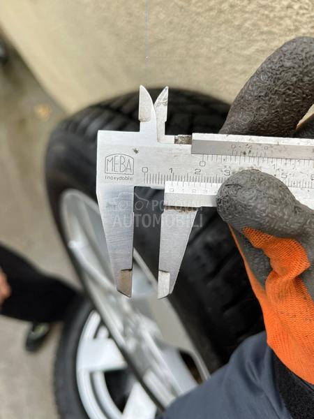 Dunlop 205/60 R16 Zimska