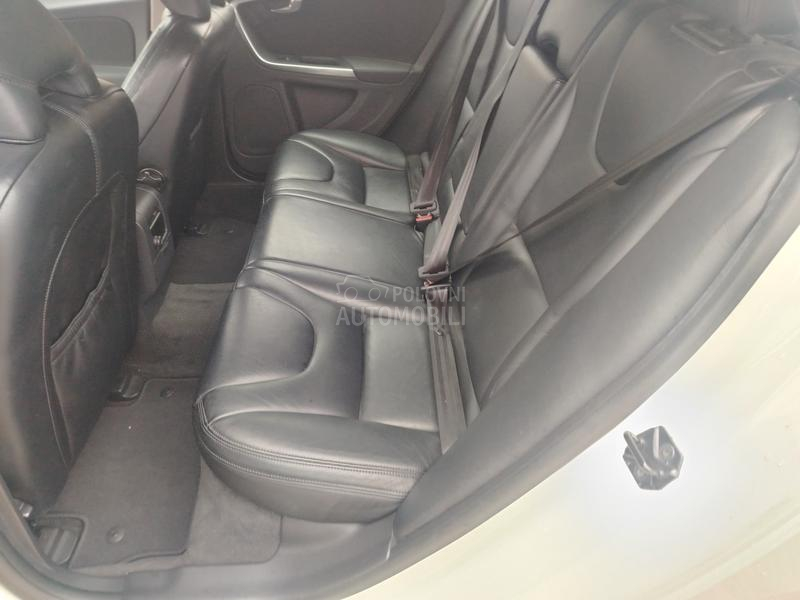 Volvo V60 2,0 D3