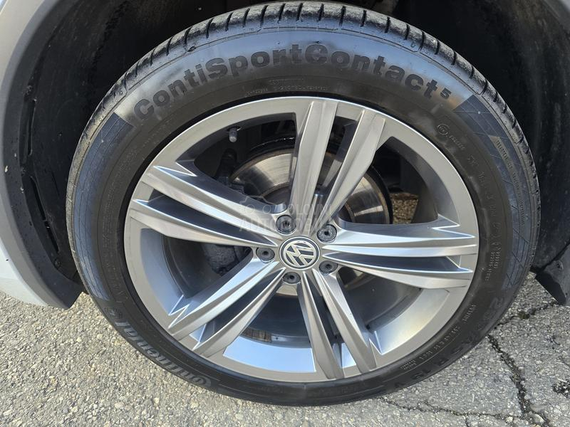 Volkswagen Tiguan R Line   4Motion