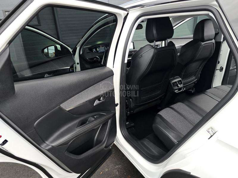 Peugeot 3008 1.5HDI ALLURE