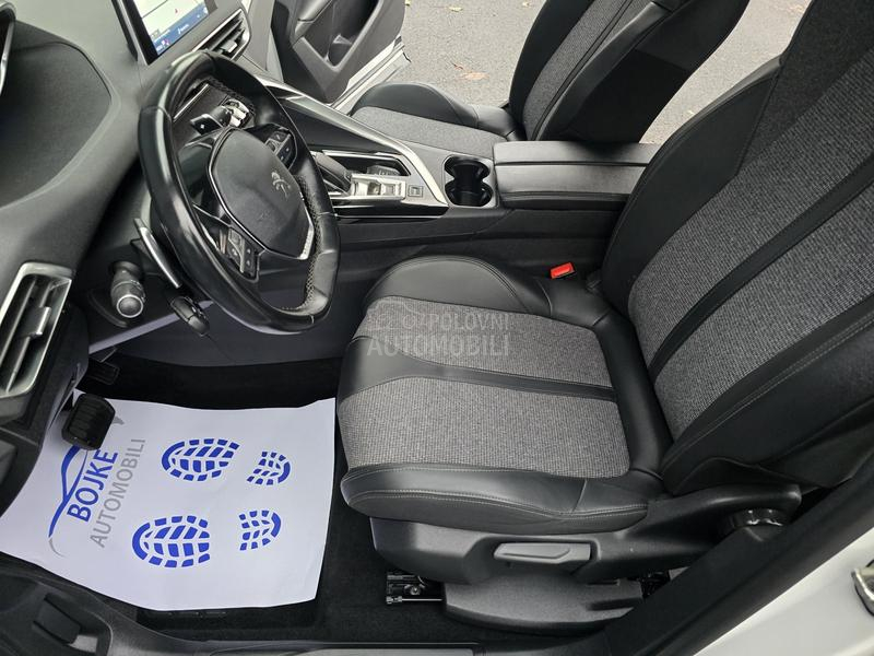 Peugeot 3008 1.5HDI ALLURE