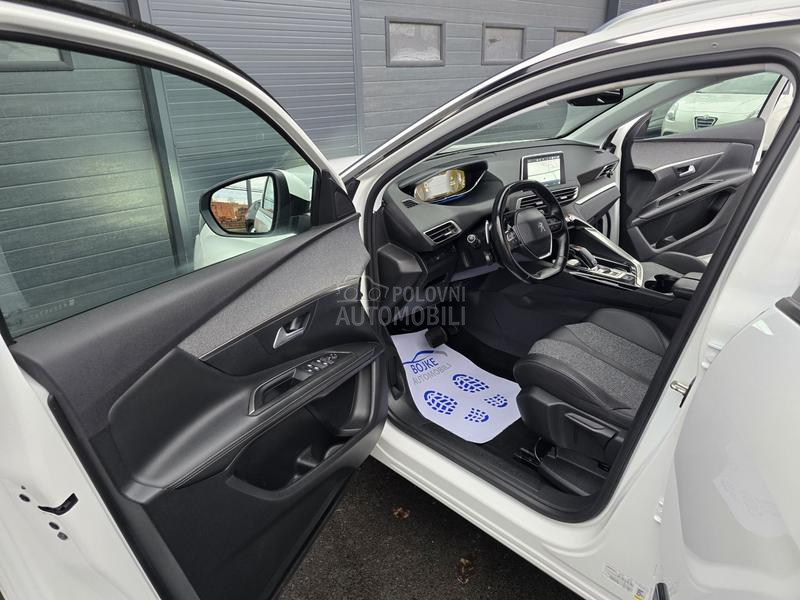 Peugeot 3008 1.5HDI ALLURE