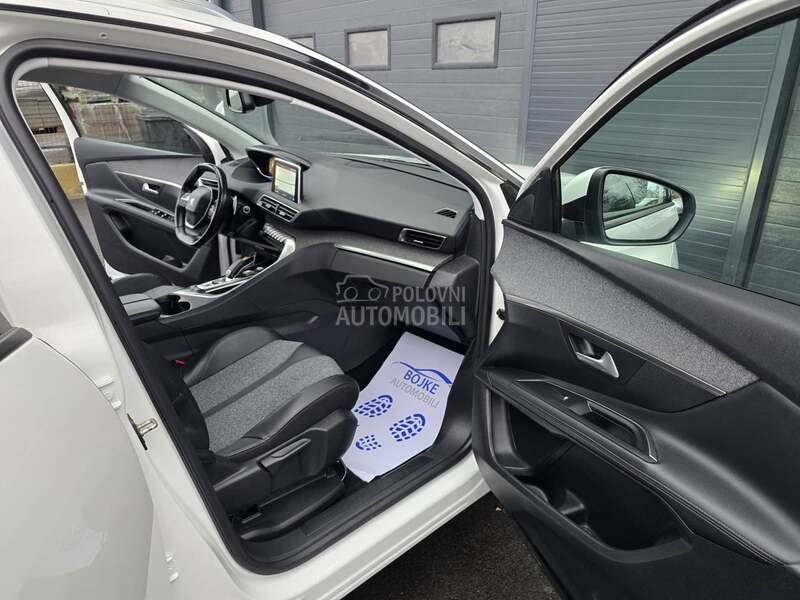 Peugeot 3008 1.5HDI ALLURE