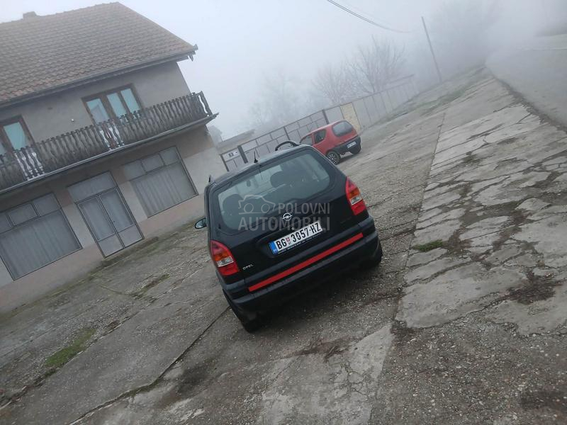 Opel Zafira 
