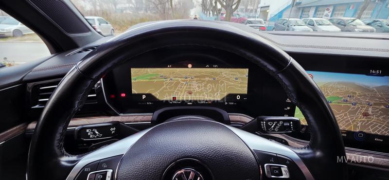 Volkswagen Touareg 3.0 V6 286hp MATRIX