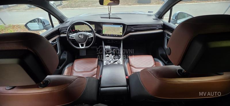 Volkswagen Touareg 3.0 V6 286hp MATRIX