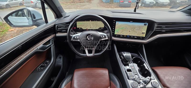 Volkswagen Touareg 3.0 V6 286hp MATRIX