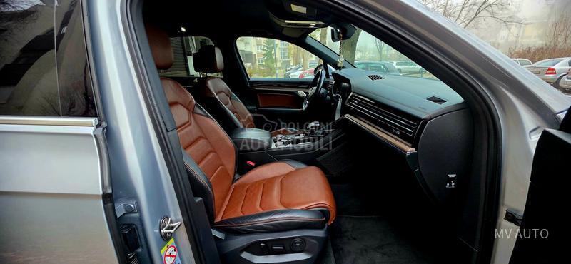 Volkswagen Touareg 3.0 V6 286hp MATRIX