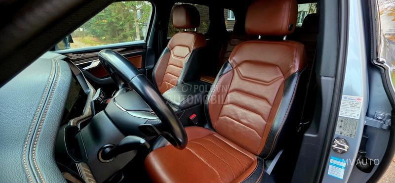 Volkswagen Touareg 3.0 V6 286hp MATRIX