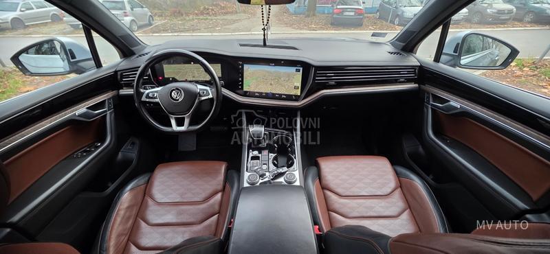 Volkswagen Touareg 3.0 V6 286hp MATRIX
