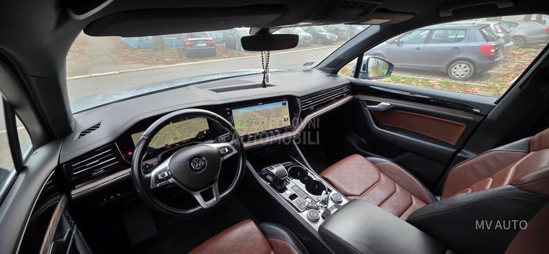 Volkswagen Touareg 3.0 V6 286hp MATRIX