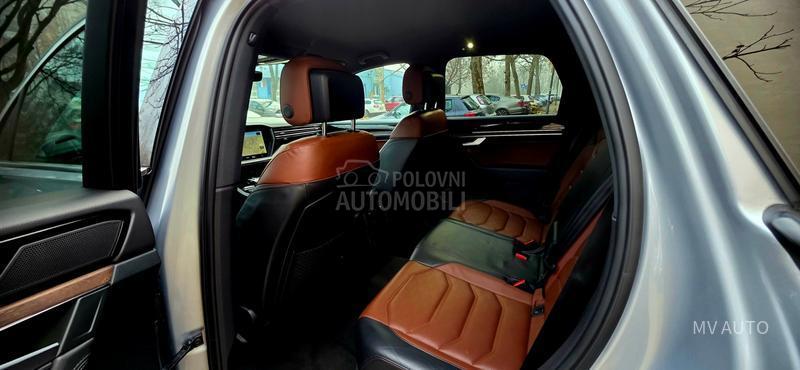 Volkswagen Touareg 3.0 V6 286hp MATRIX