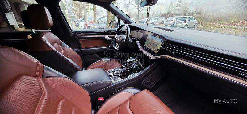 Volkswagen Touareg 3.0 V6 286hp MATRIX