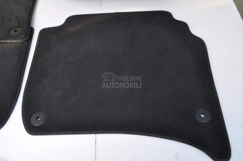 Originalne tepih patosnice