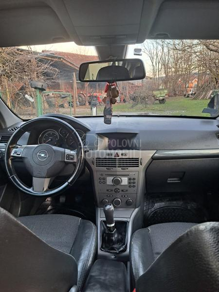 Opel Astra H 