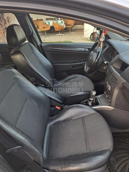 Opel Astra H 